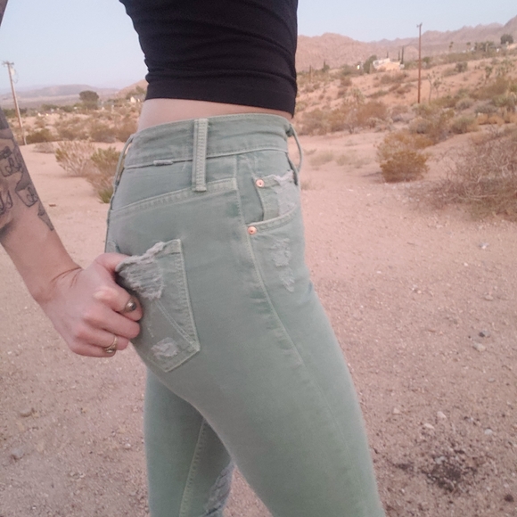 MOTHER Sage/Mint Green cropped tomcat jeans - Picture 6 of 11